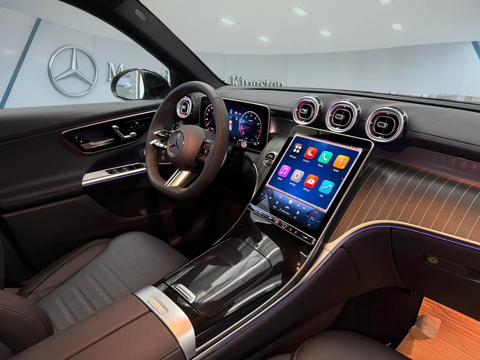 New 2026 White Mercedes-Benz 300 4matic Suv image 33