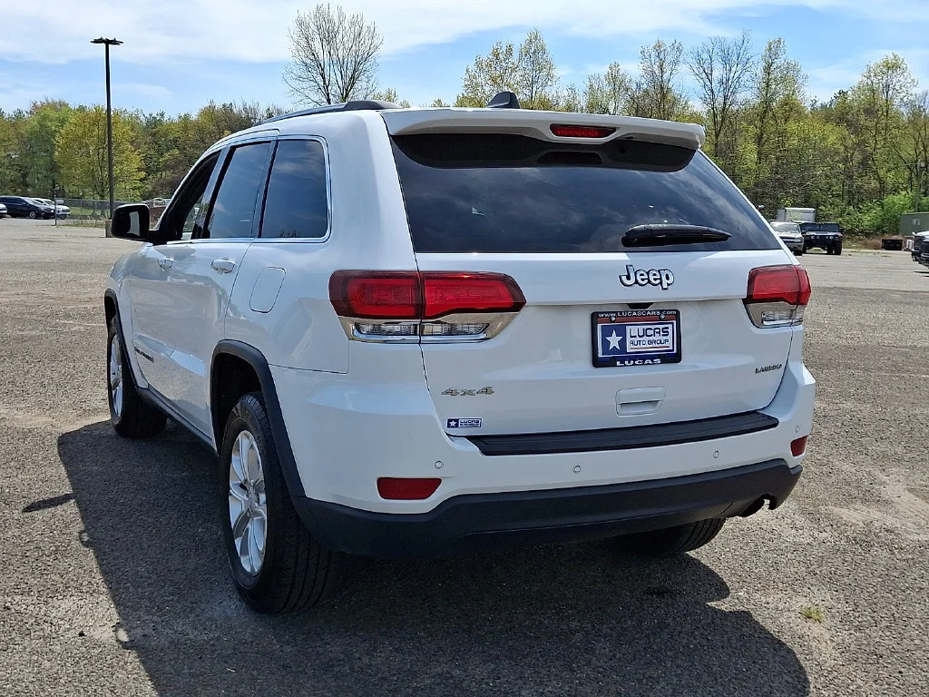 Used 2021 Bright White Clearcoat Jeep Laredo E image 9