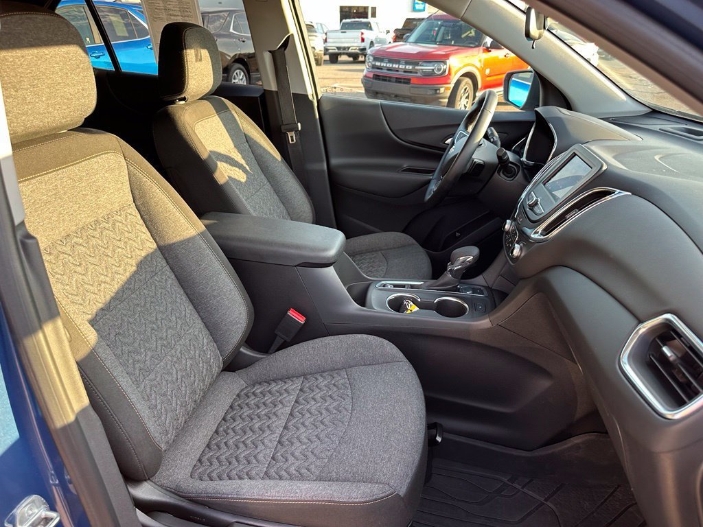 2024 Chevrolet Equinox LT - Photo 40
