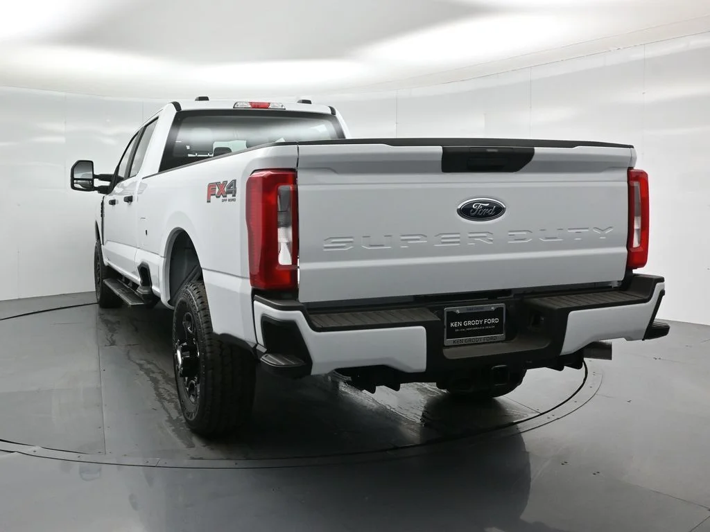 New 2026 Oxford White Ford XL image 6