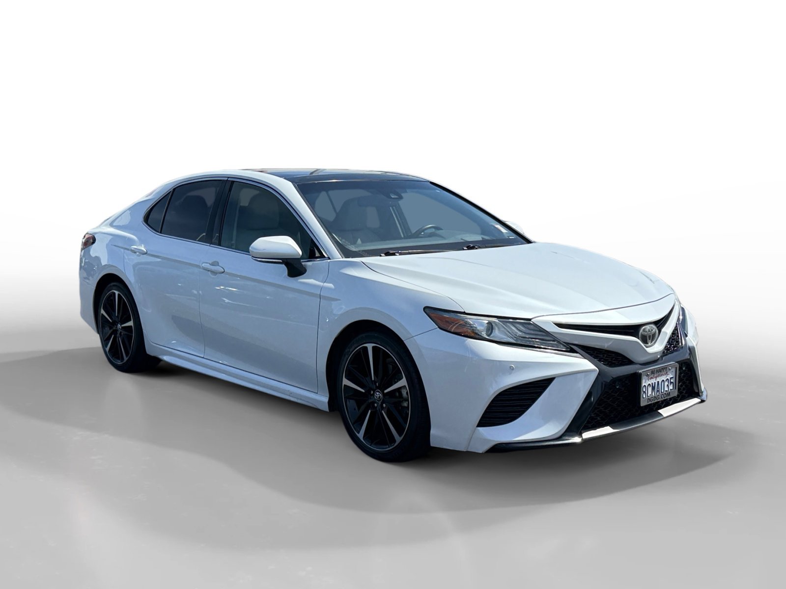 Used 2018 Pearl Toyota XSE V6 image 7