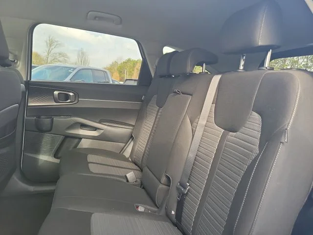 New 2026 Glacial White Pearl Kia LX image 9