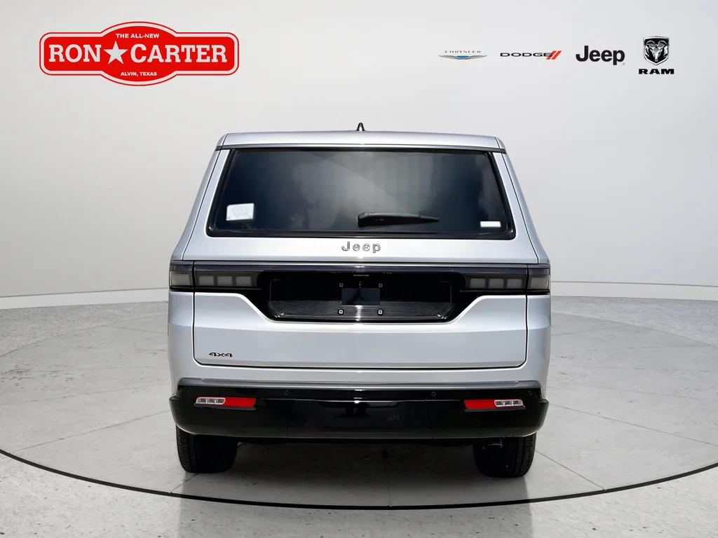 New 2026 Silver Zynith Jeep Limited Altitude image 4