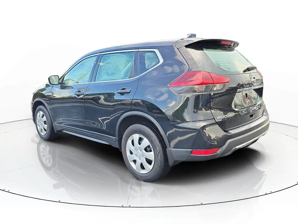 Used 2019 Black Nissan S image 5
