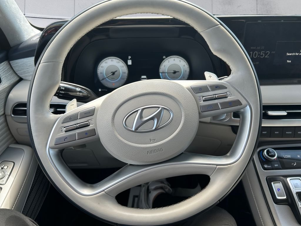 Used 2025 White Hyundai Calligraphy image 9