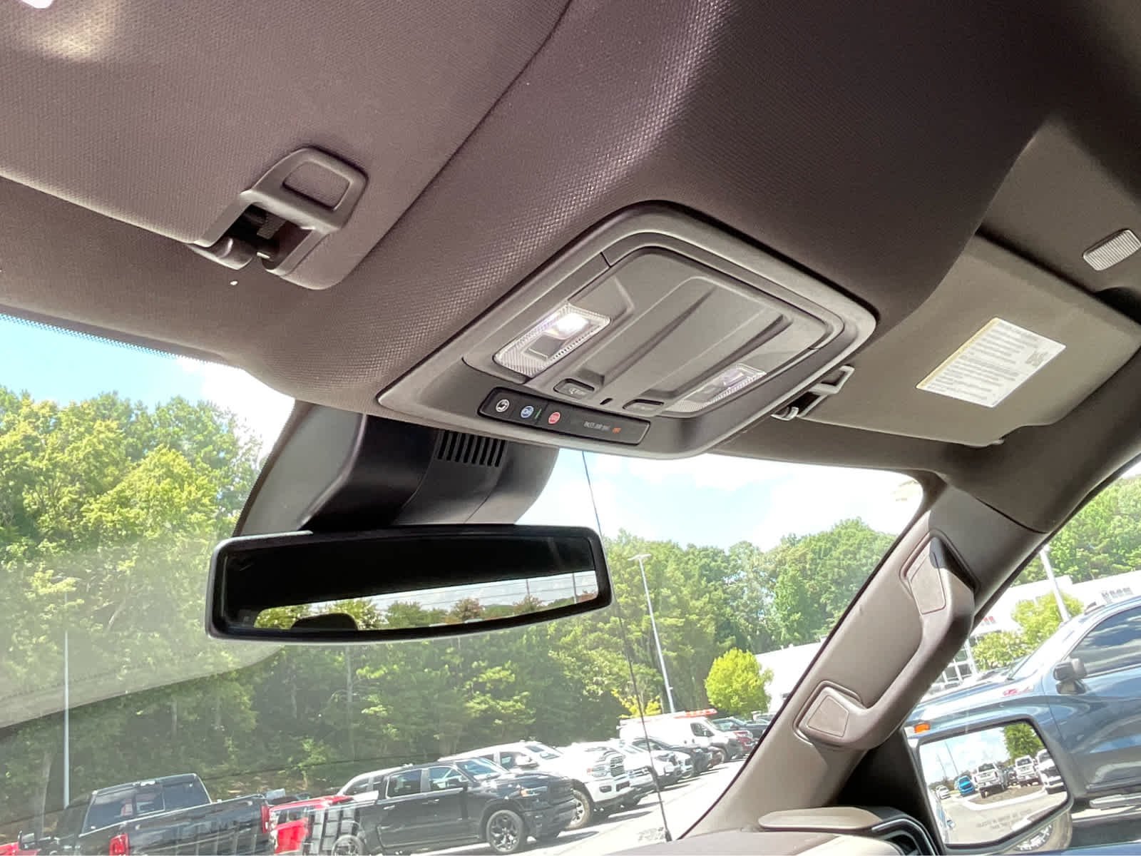Used 2024 Summit White GMC SLT image 21