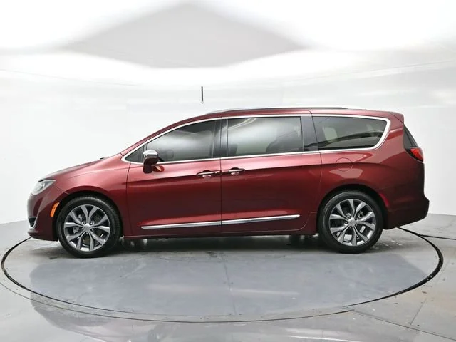 Used 2018 Velvet Red Pearlcoat Chrysler Limited image 4