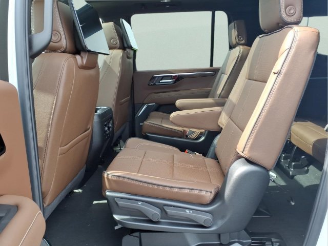 New 2027 Polar White Tricoat Chevrolet High Country image 20