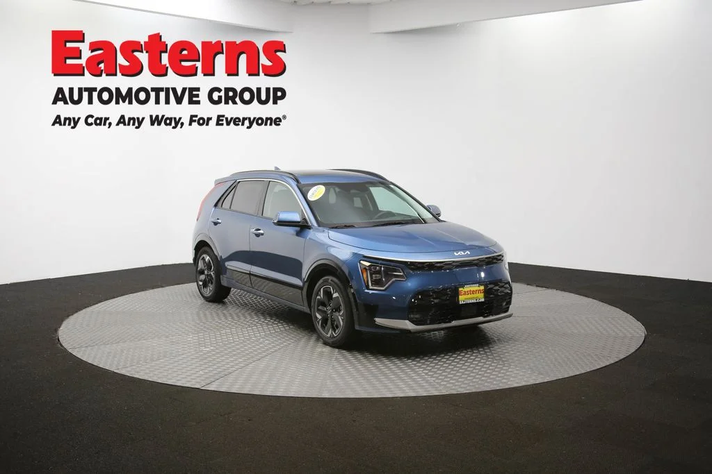Used 2023 Blue Kia Wave image 49