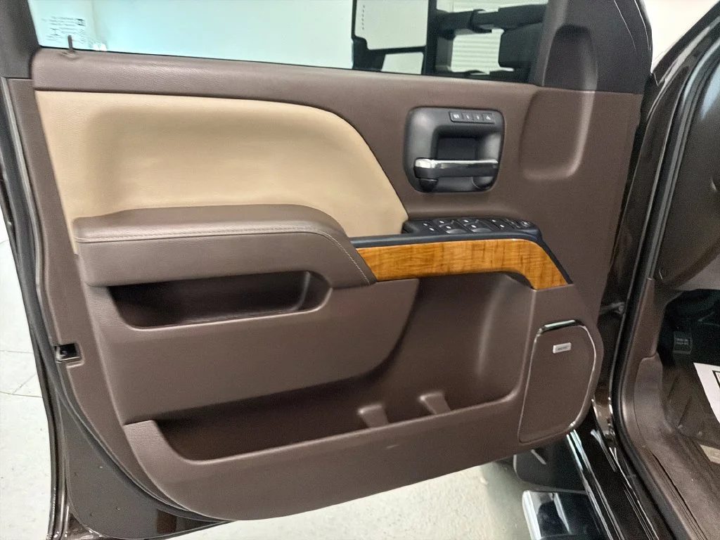 Used 2018  GMC SLT image 12