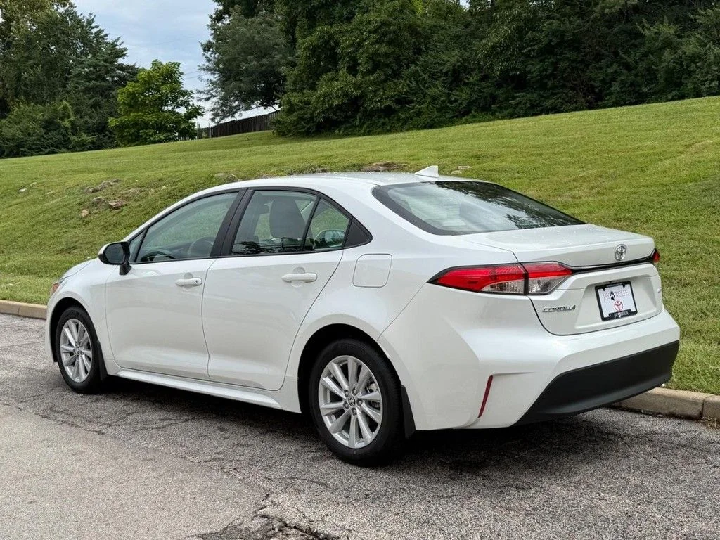 New 2026 Wind Chill Pearl Toyota LE image 3