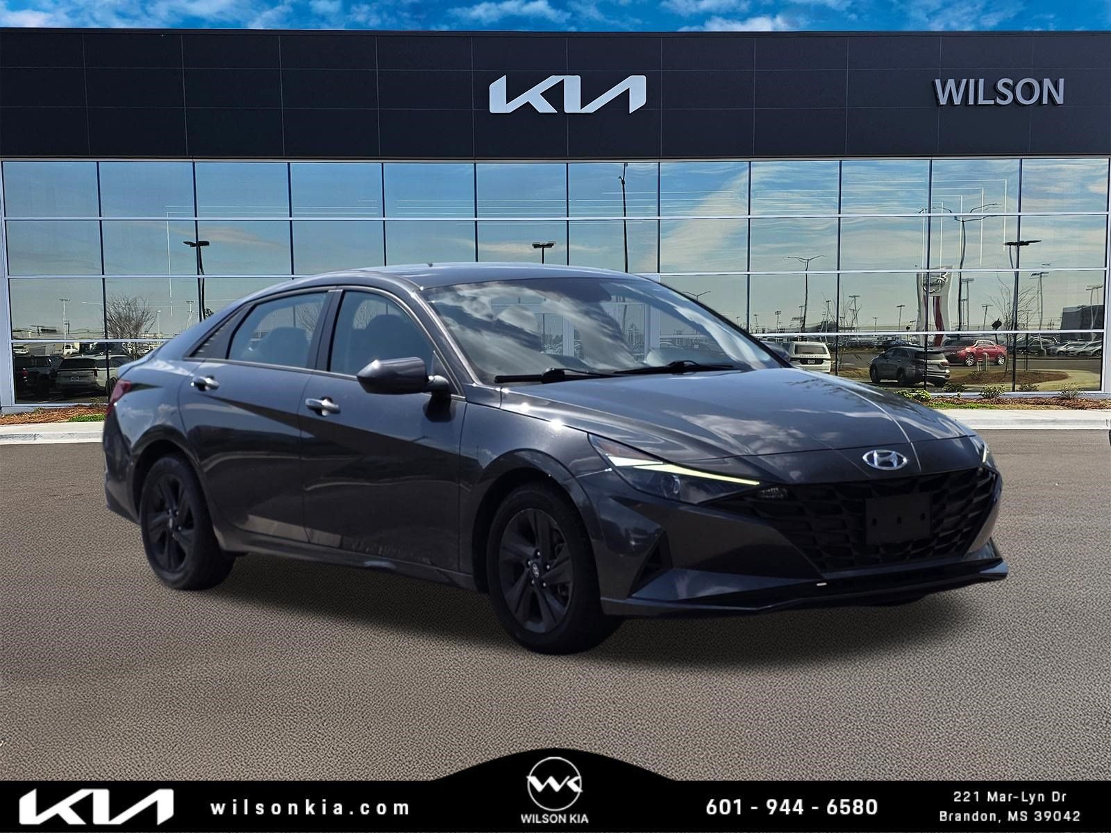 Used 2023 Gray Hyundai SEL image 1