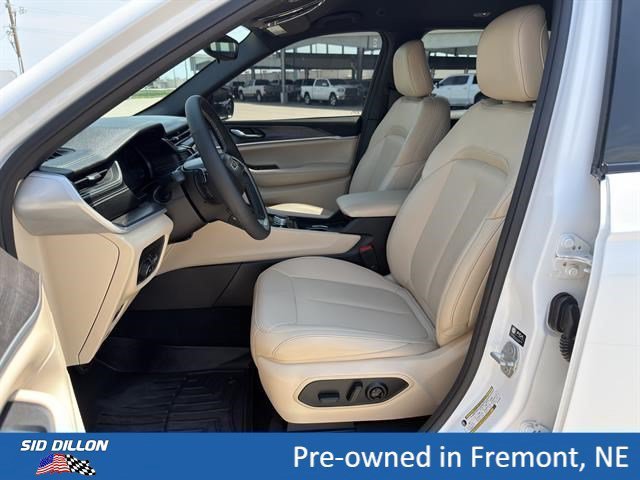 Used 2024 Bright White Clearcoat Jeep Limited image 15