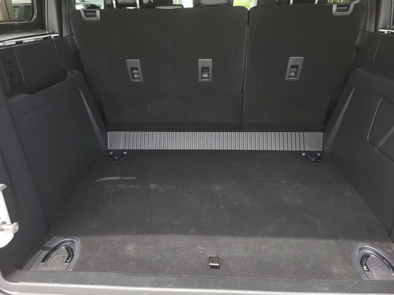 Used 2024 Oxford White Ford Badlands image 11