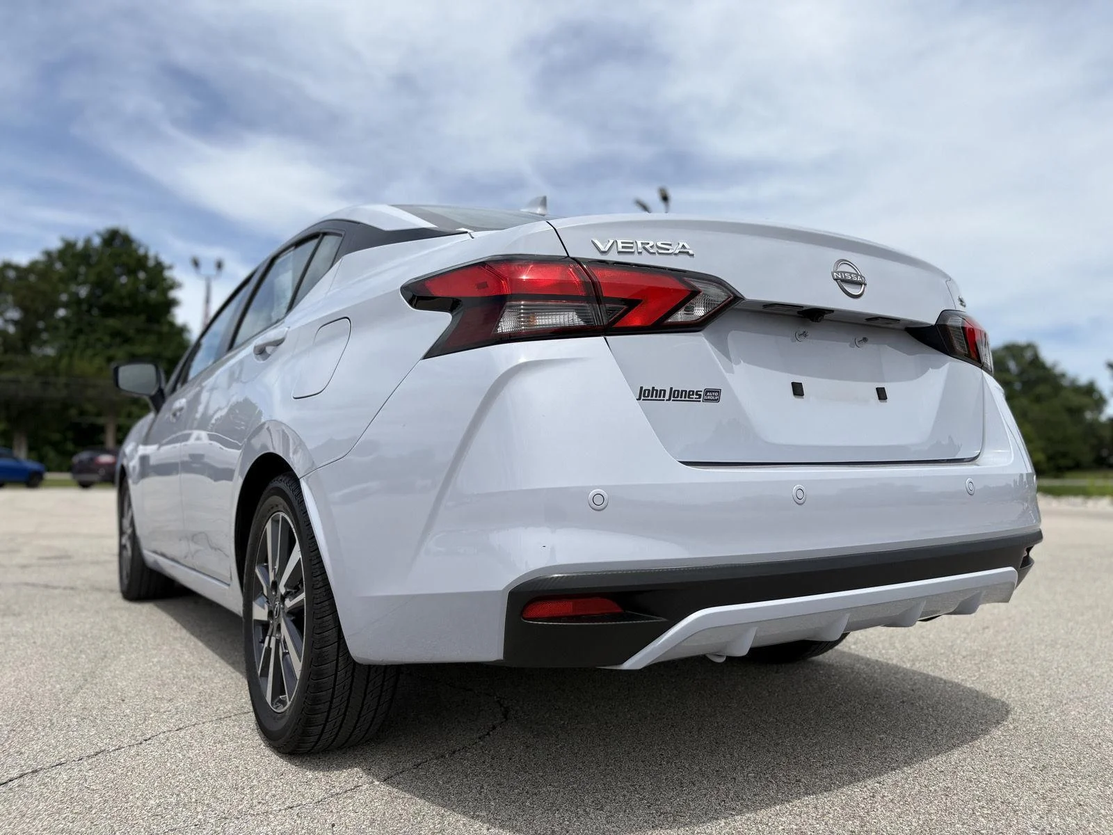 Used 2023 Gray Sky Pearl Nissan SV image 19