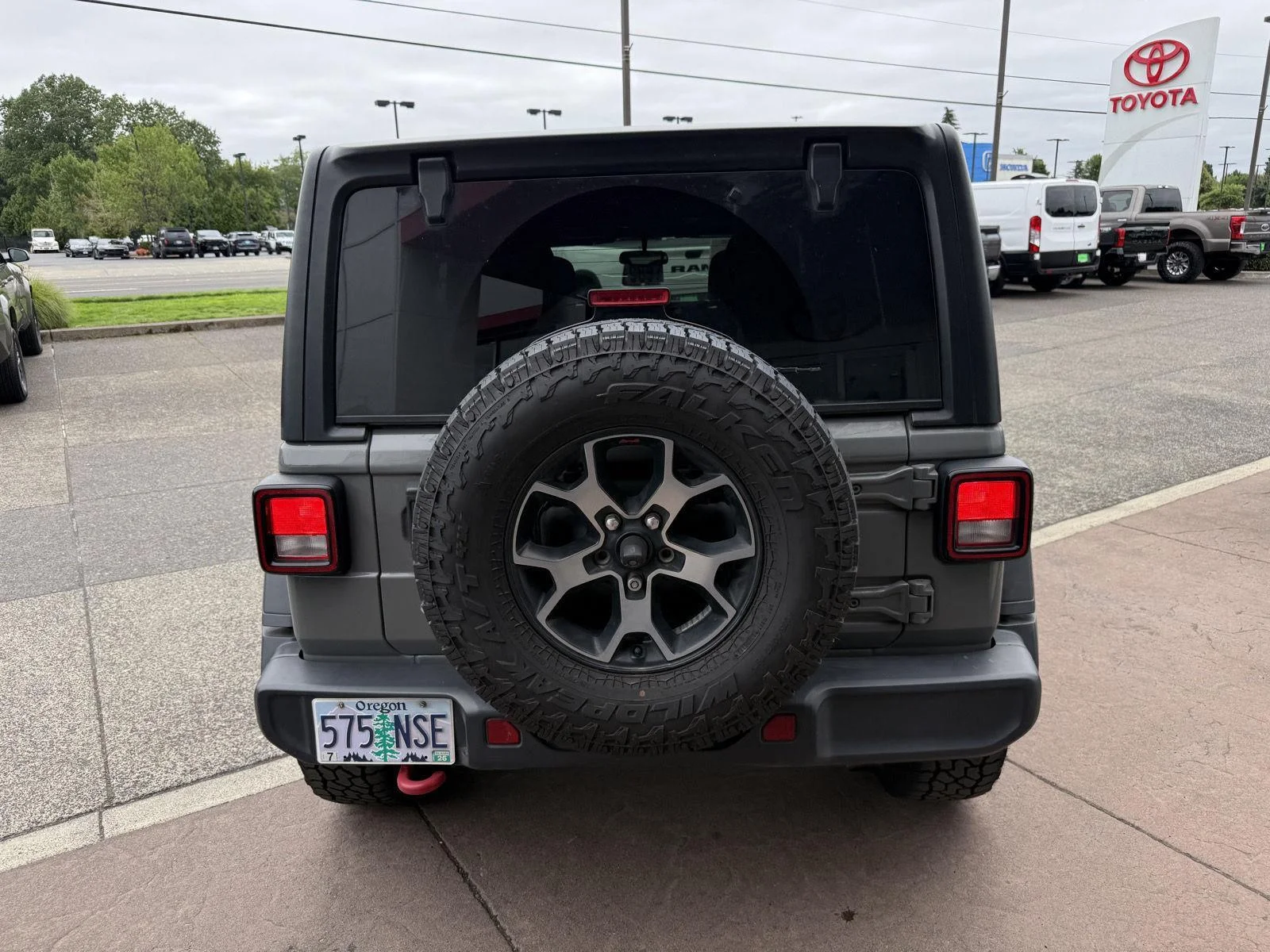 Used 2018 Sting-Gray Clearcoat Jeep Rubicon image 5