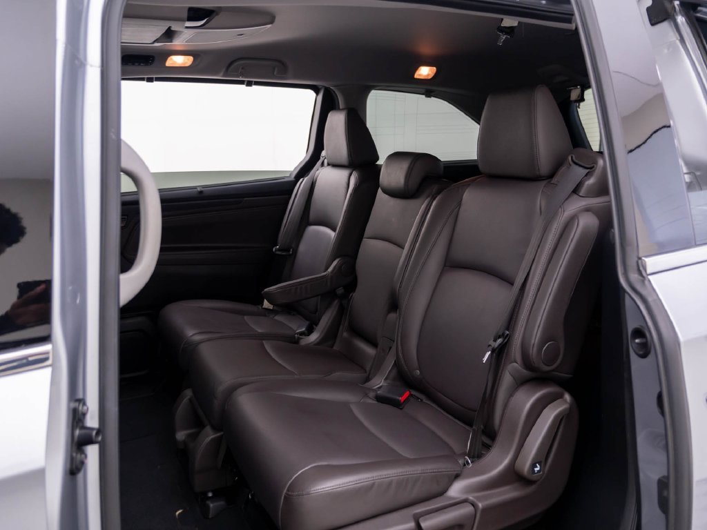 2018 Honda Odyssey Elite - Photo 16