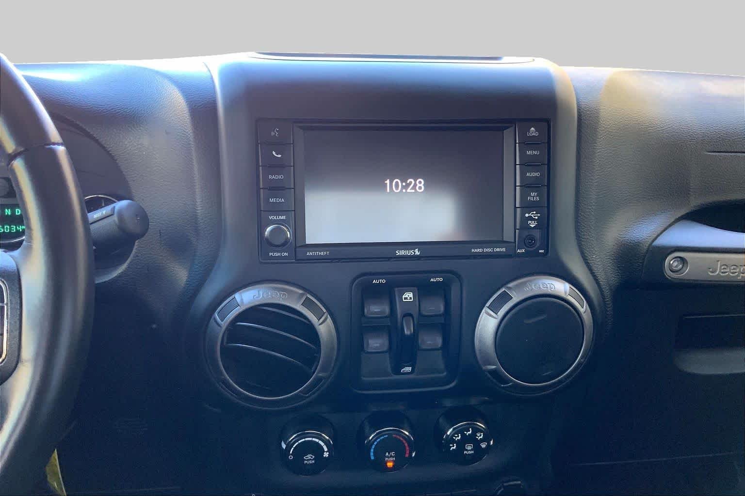 Used 2018 Xtreme Purple Pearlcoat Jeep Sport S image 7
