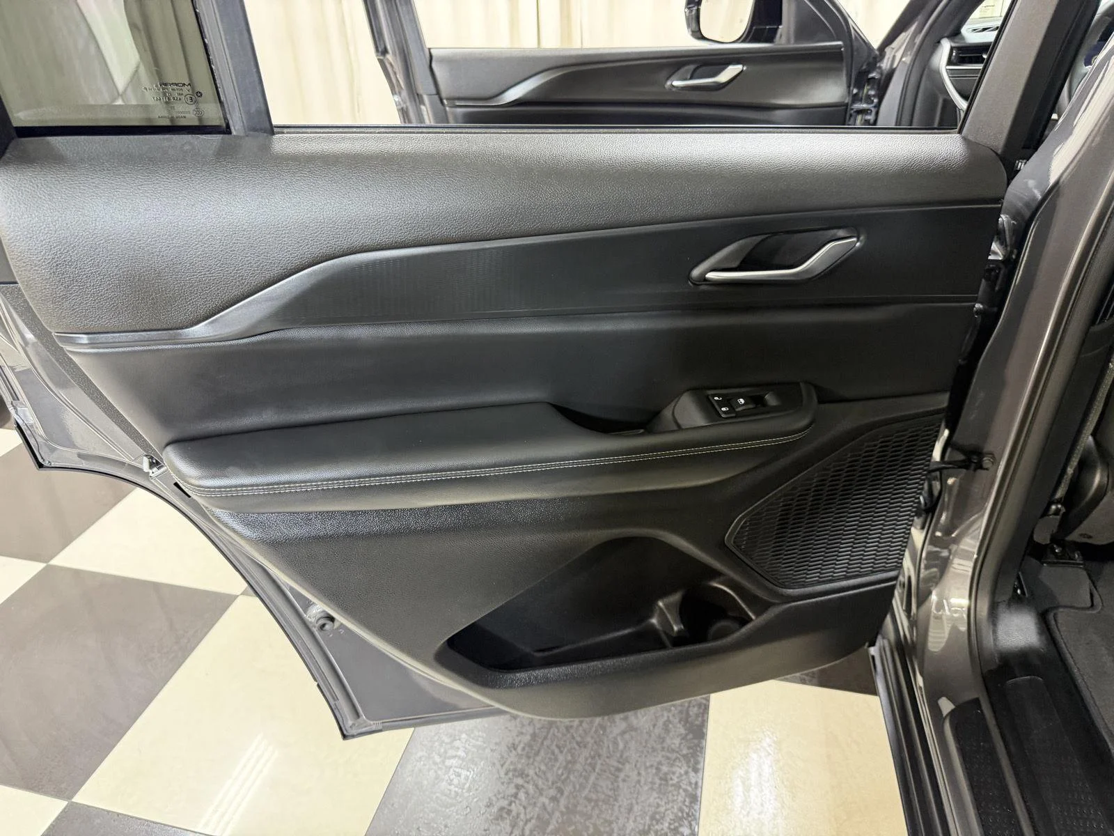 Used 2023 Baltic Gray Metallic Clearcoat Jeep Altitude image 49