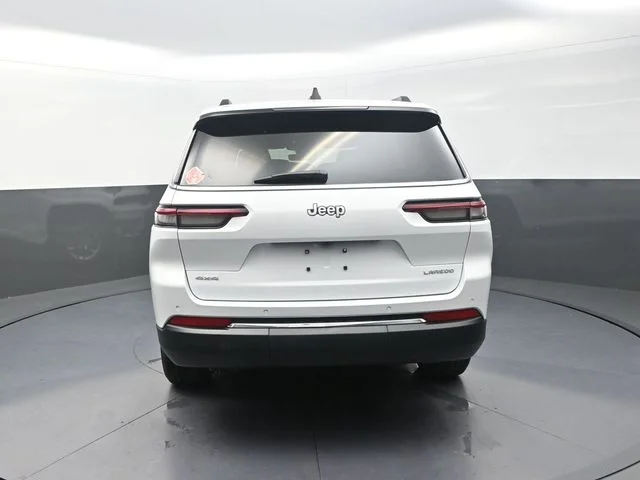 New 2026 Bright White Clear-Coat Exterior Paint Jeep Laredo X image 8