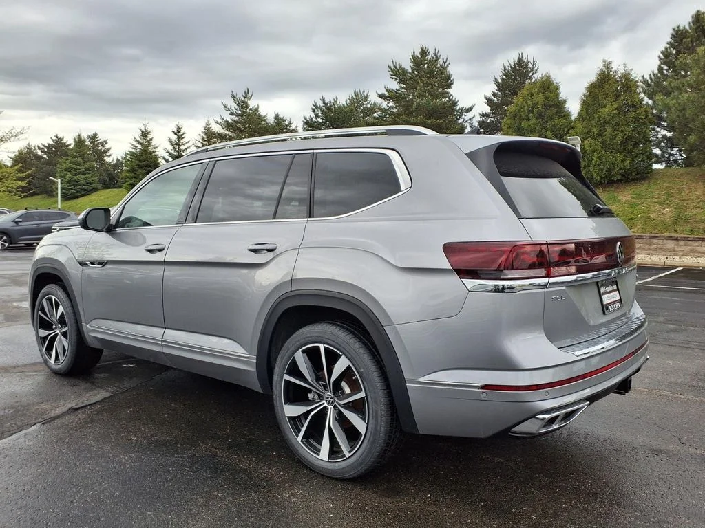 New 2026 Silver Mist Metallic Volkswagen 2.0T SEL Premium R-Line image 4