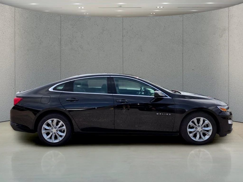 Used 2025 Black Chevrolet LT image 6