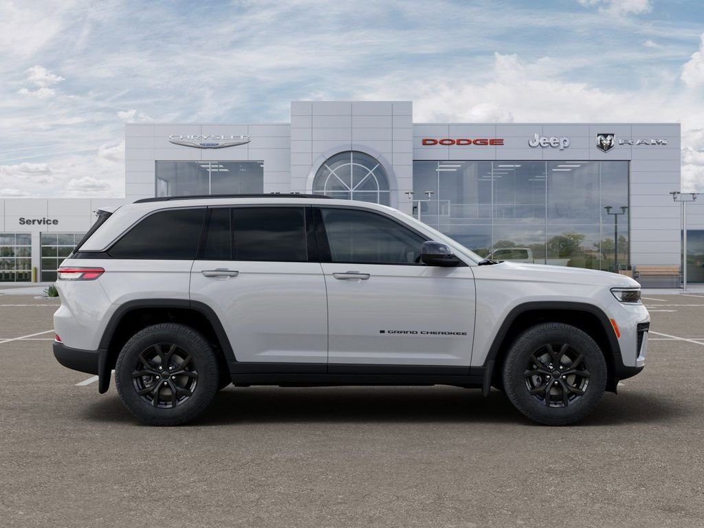New 2026 White Jeep Altitude image 21