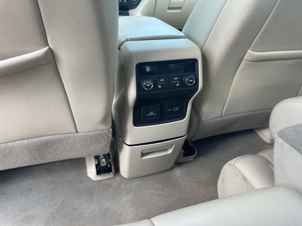 2023 GMC Acadia Denali - Photo 28