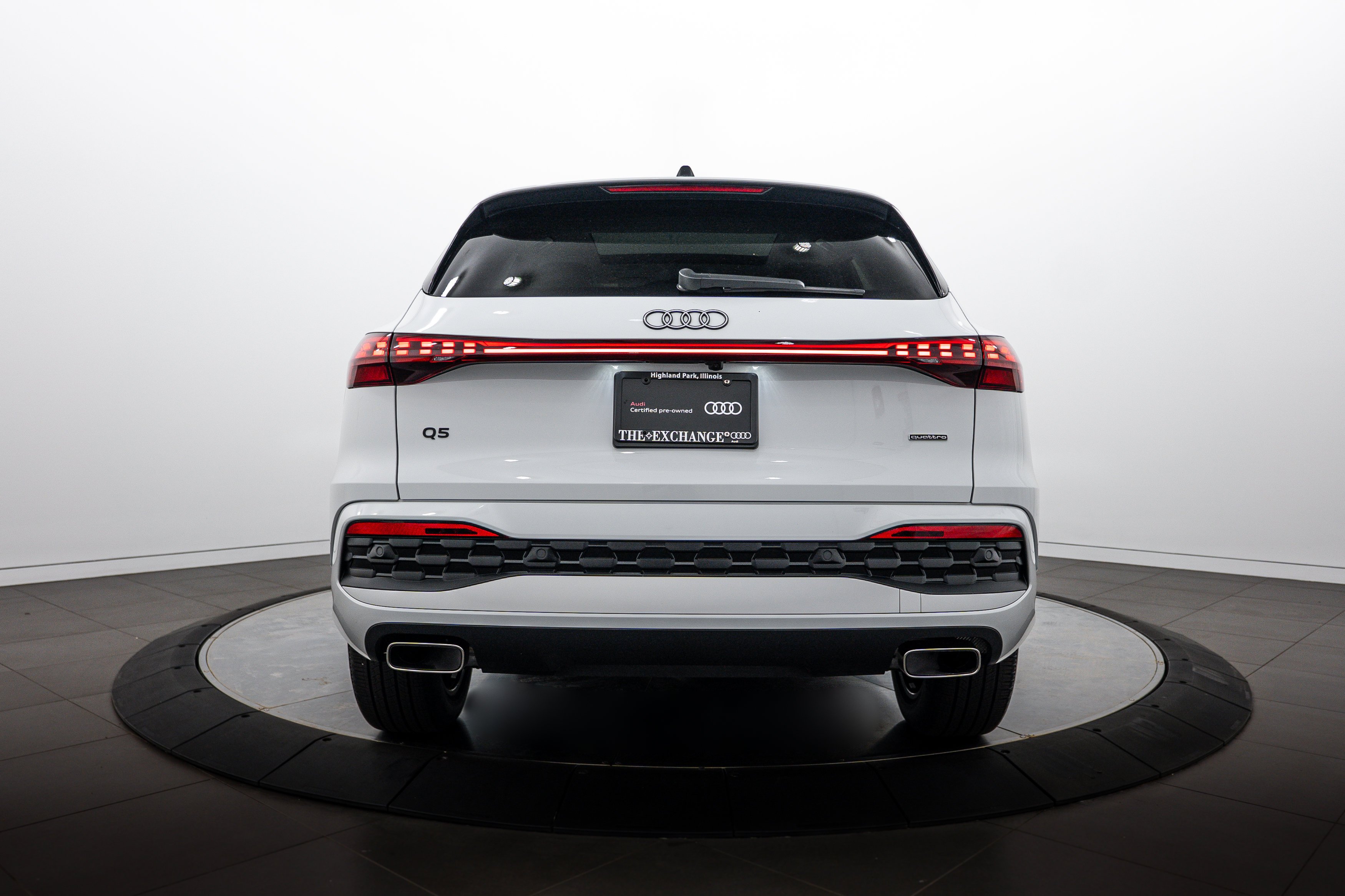 Used 2025 Glacier White Metallic Audi Premium Plus image 21