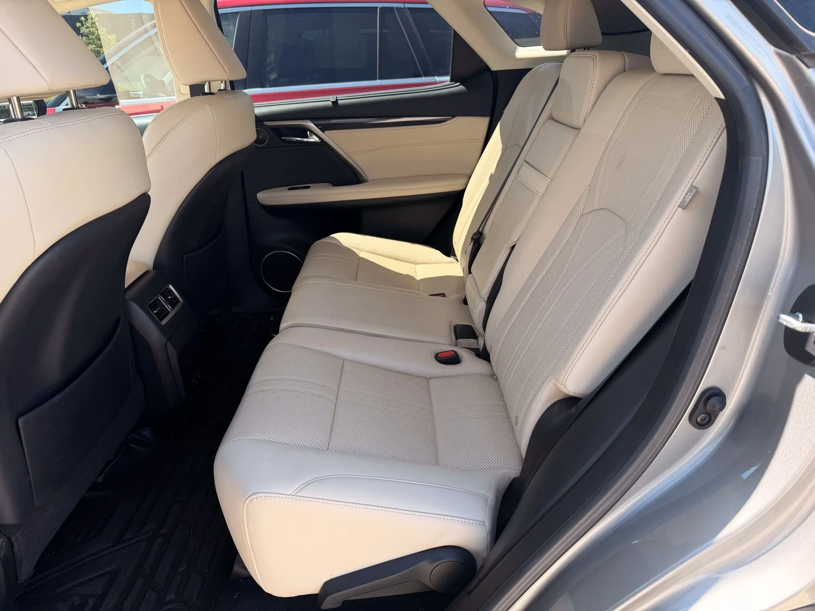 Used 2022 Silver Lexus 450h image 5