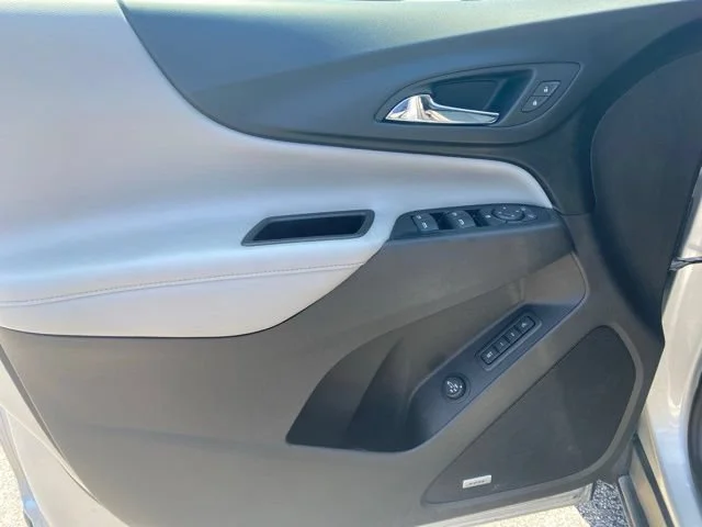 Used 2019 SILVER ICE METALLIC Chevrolet Premier image 13