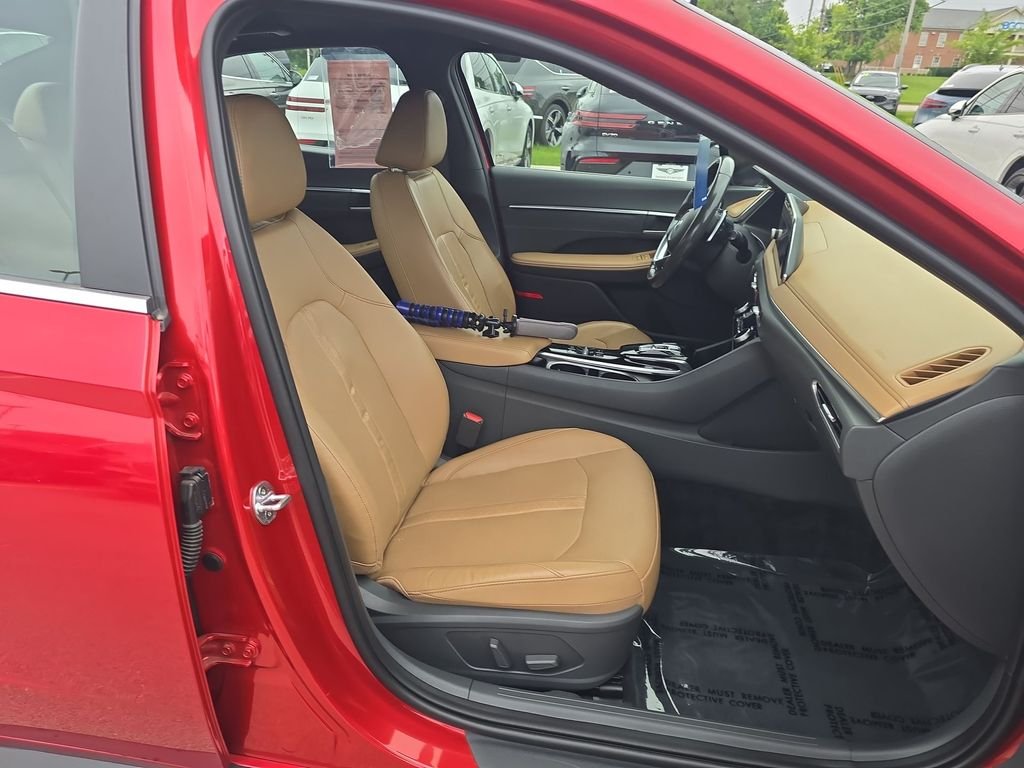 Used 2020 Red Hyundai Limited image 25