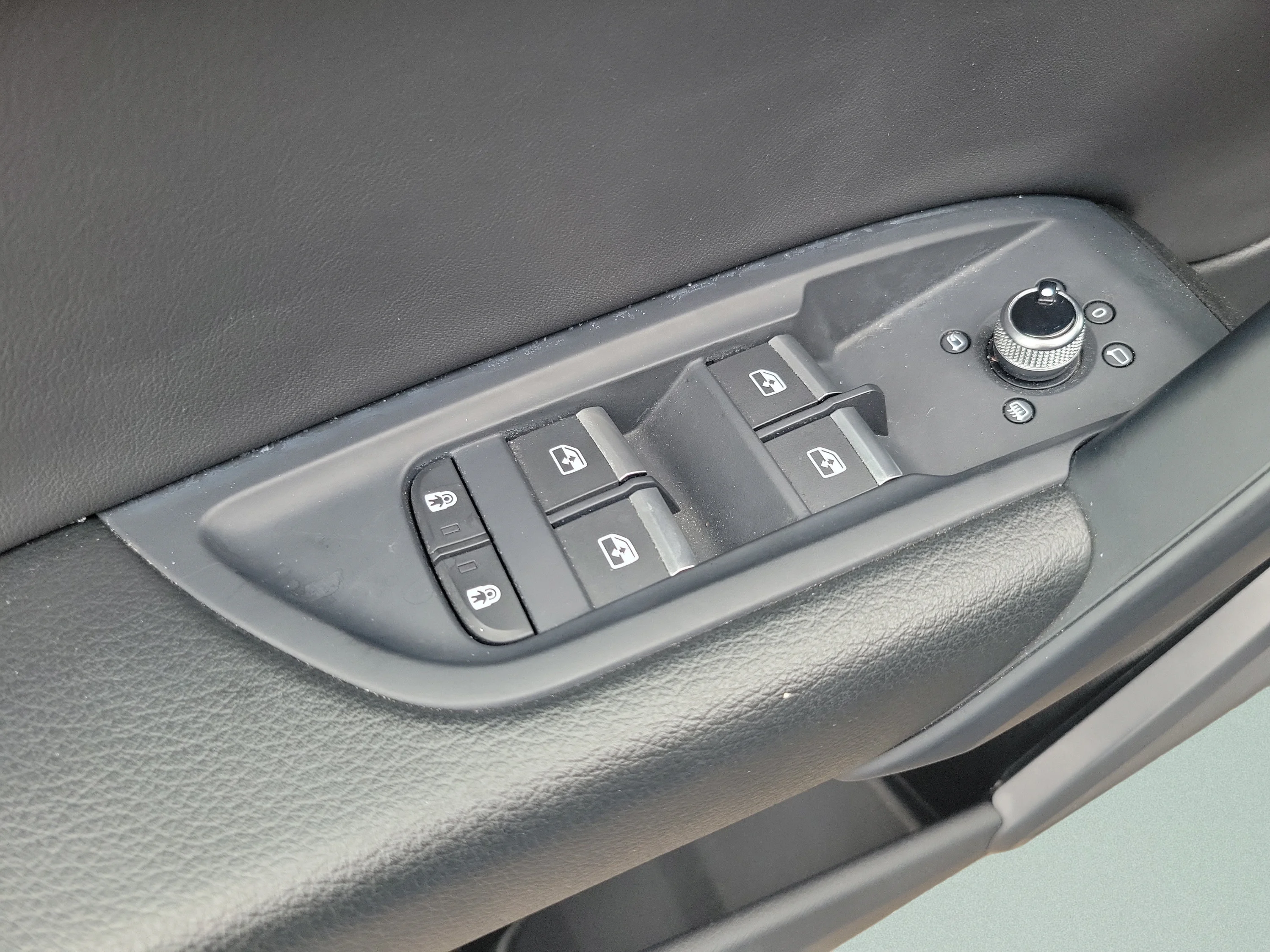Used 2025 Silver Audi S line Premium image 22