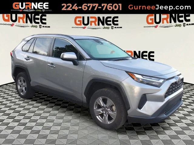 Used 2023  Toyota XLE image 1