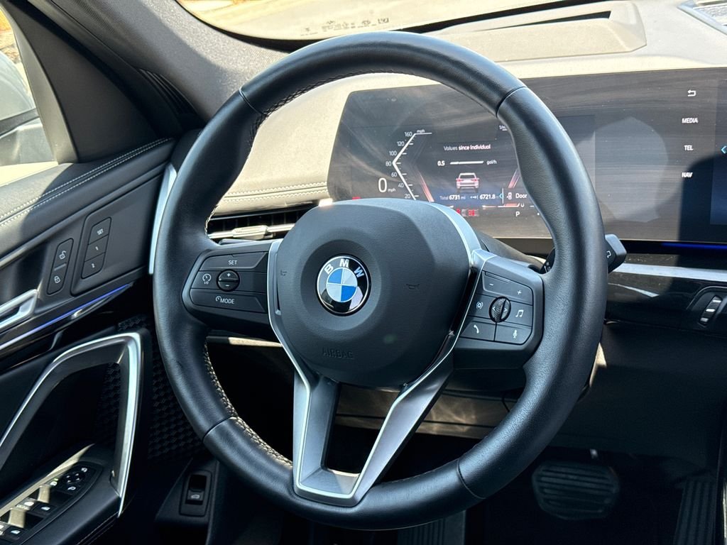 Used 2026 Space Silver Metallic BMW xDrive28i image 21