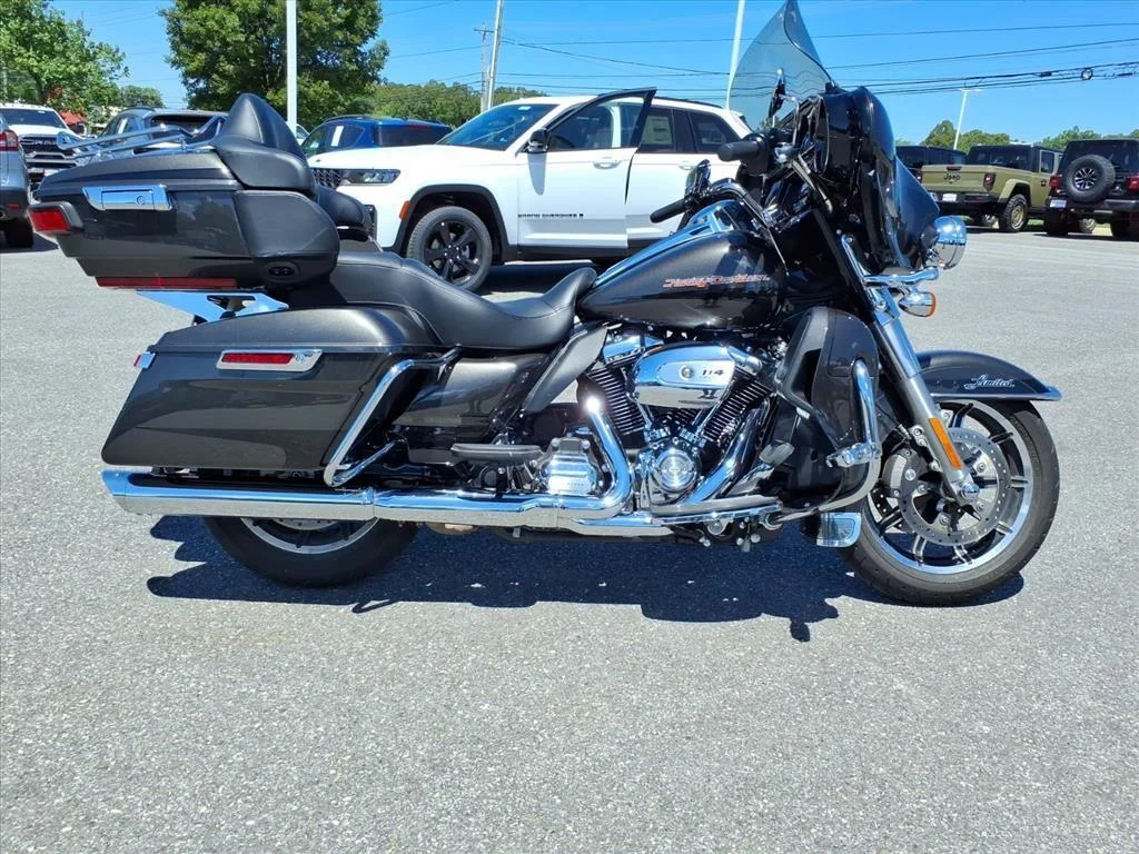 Used 2019 BLACK HARLEY Cruiser image 2