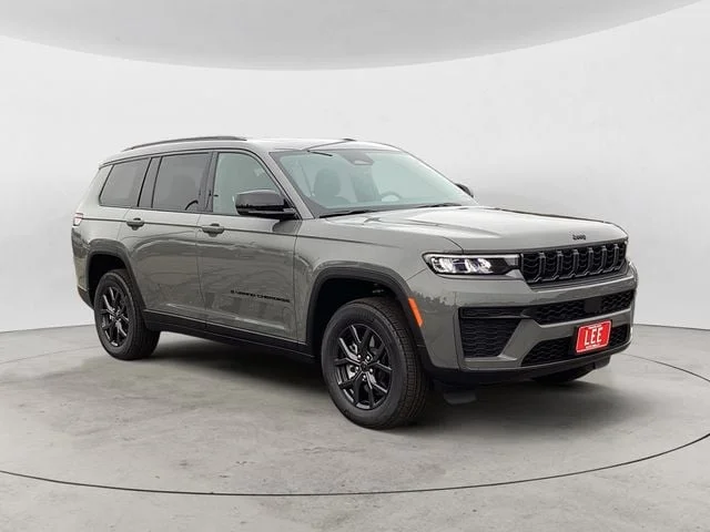 New 2027 Gray Clearcoat Jeep Laredo Altitude image 8