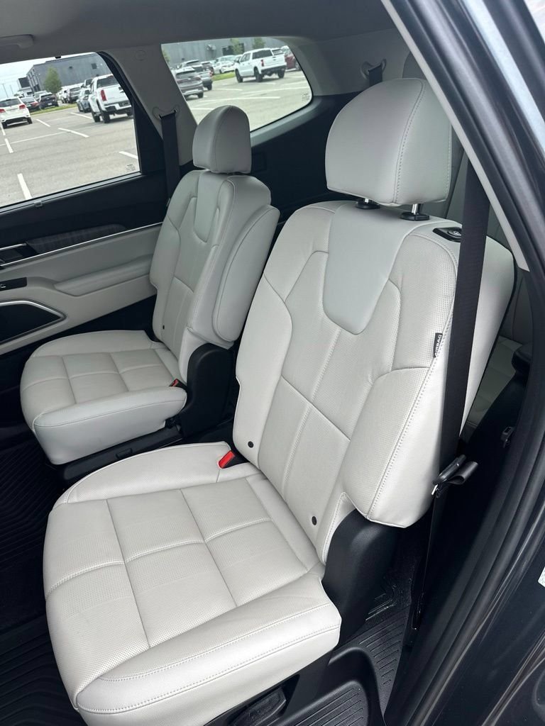 Certified Used 2024 Gray Kia EX image 14