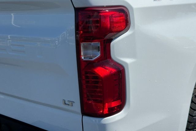 Used 2022 White Chevrolet LT image 8