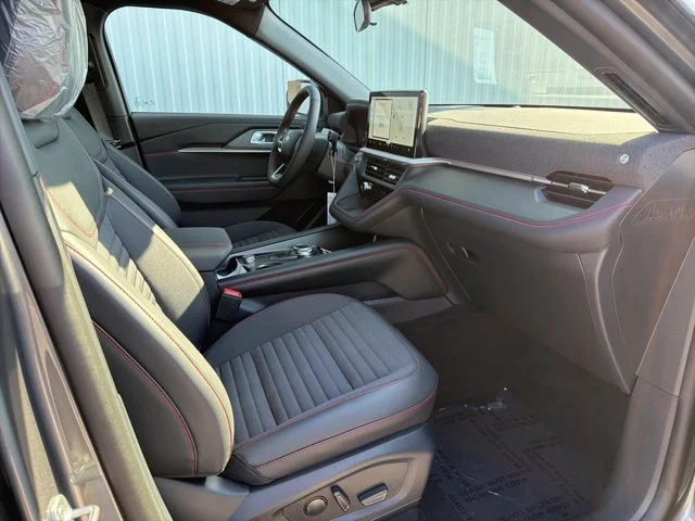 New 2026 Carbonized Gray Metallic Ford ST-Line image 2