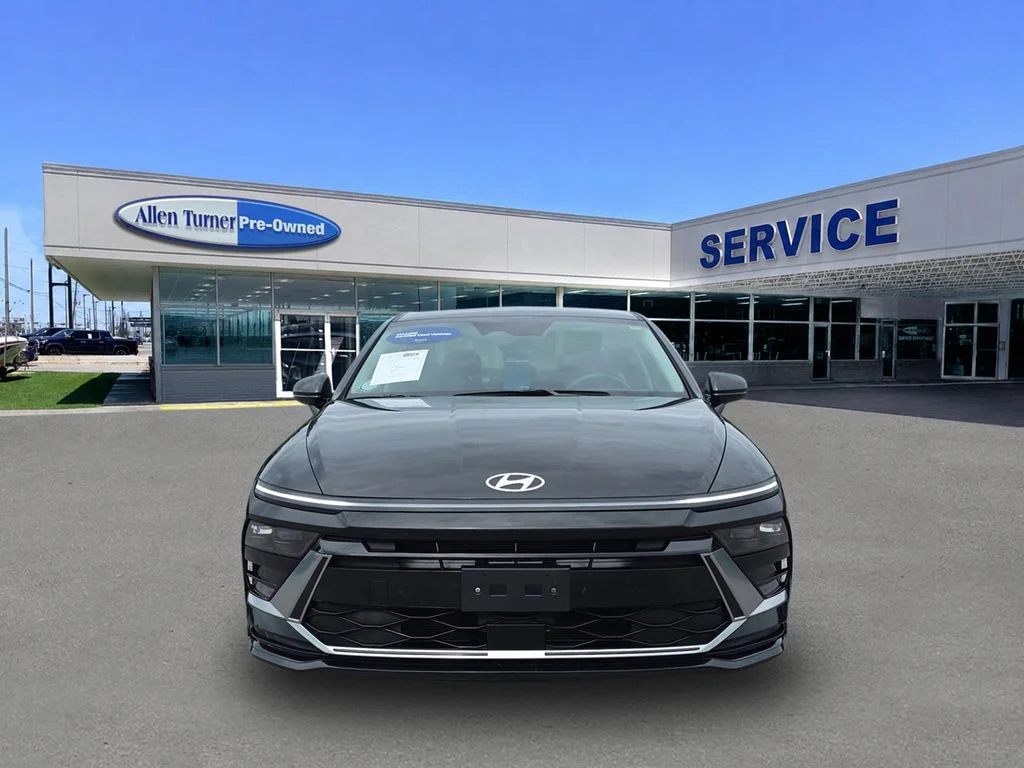 Used 2024 Onyx Black Hyundai SEL image 3