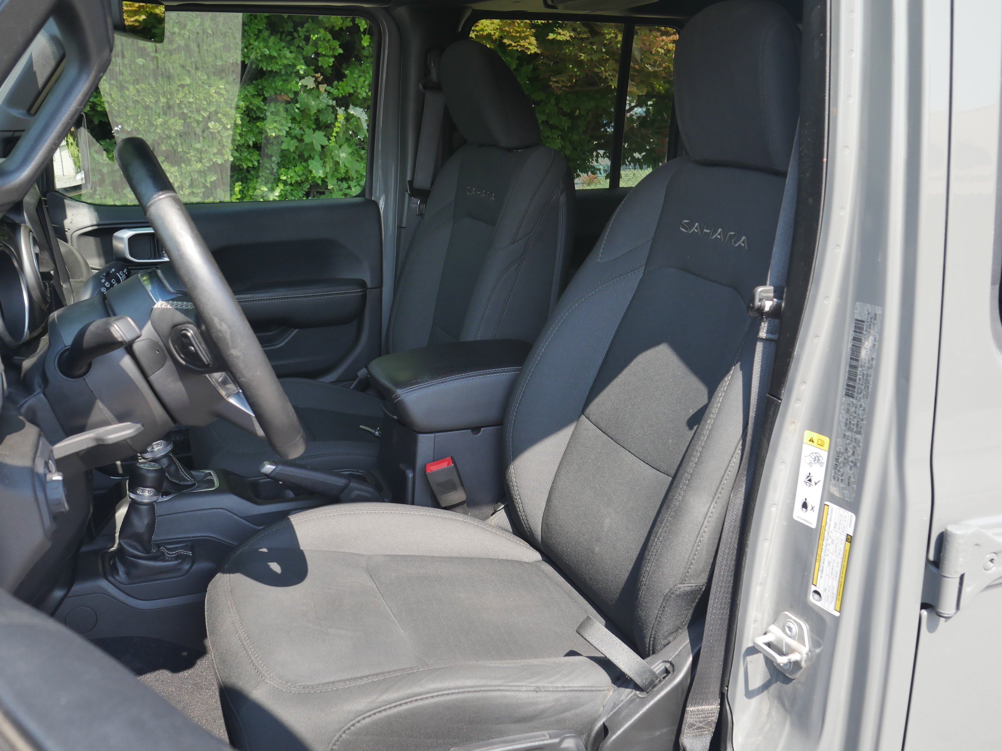 Used 2018 Sting Gray Clearcoat Jeep Sahara image 31