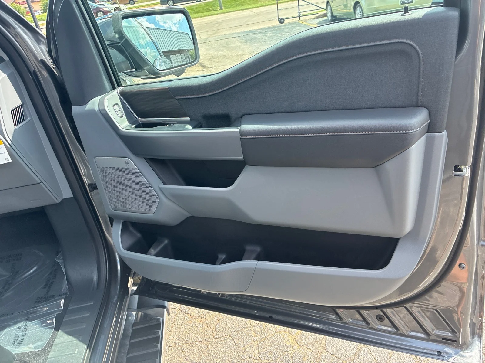 New 2026 Carbonized Gray Metallic Ford Lariat® image 18