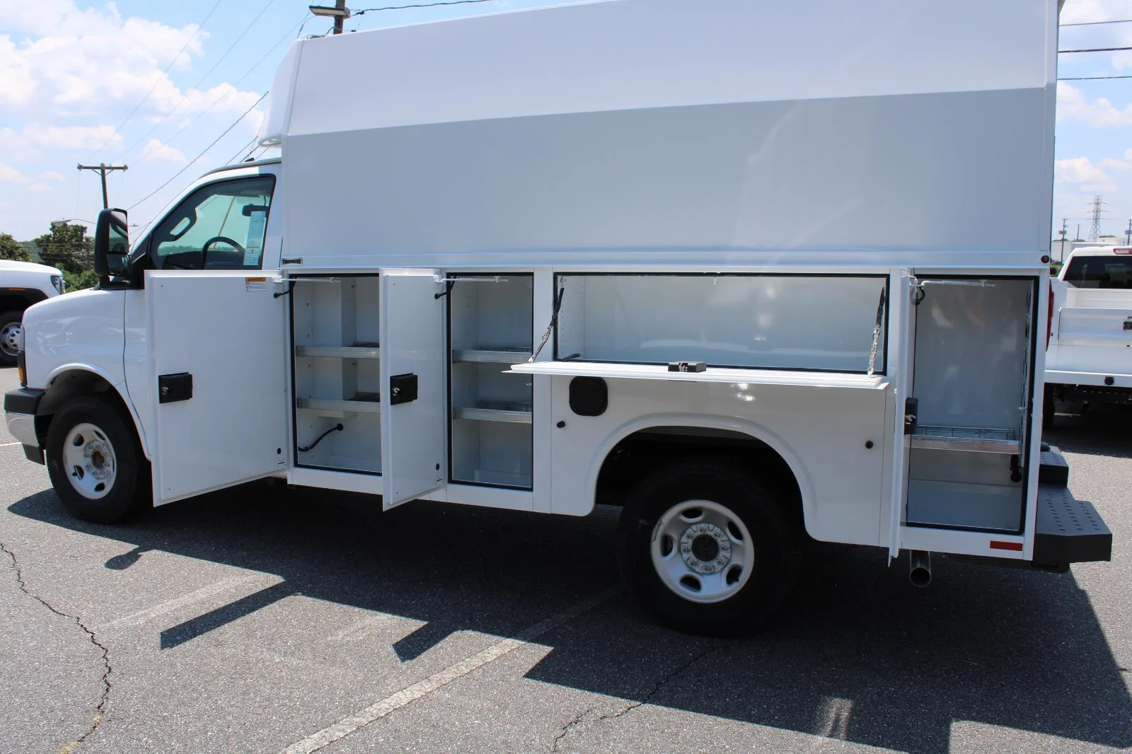 New 2025 Summit White GMC 1WT image 12