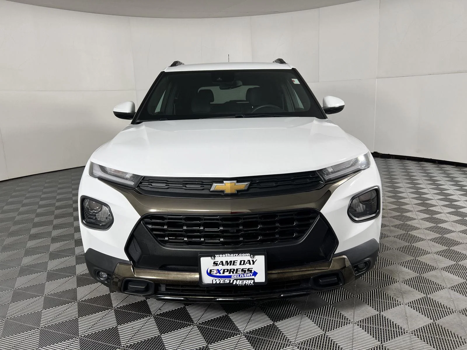 Used 2023 Summit White Chevrolet ACTIV image 2