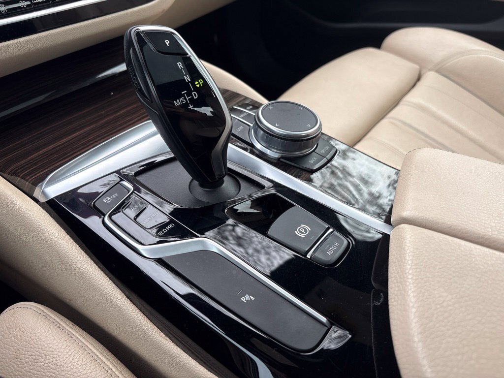 Used 2019 Black BMW 540i xDrive image 14