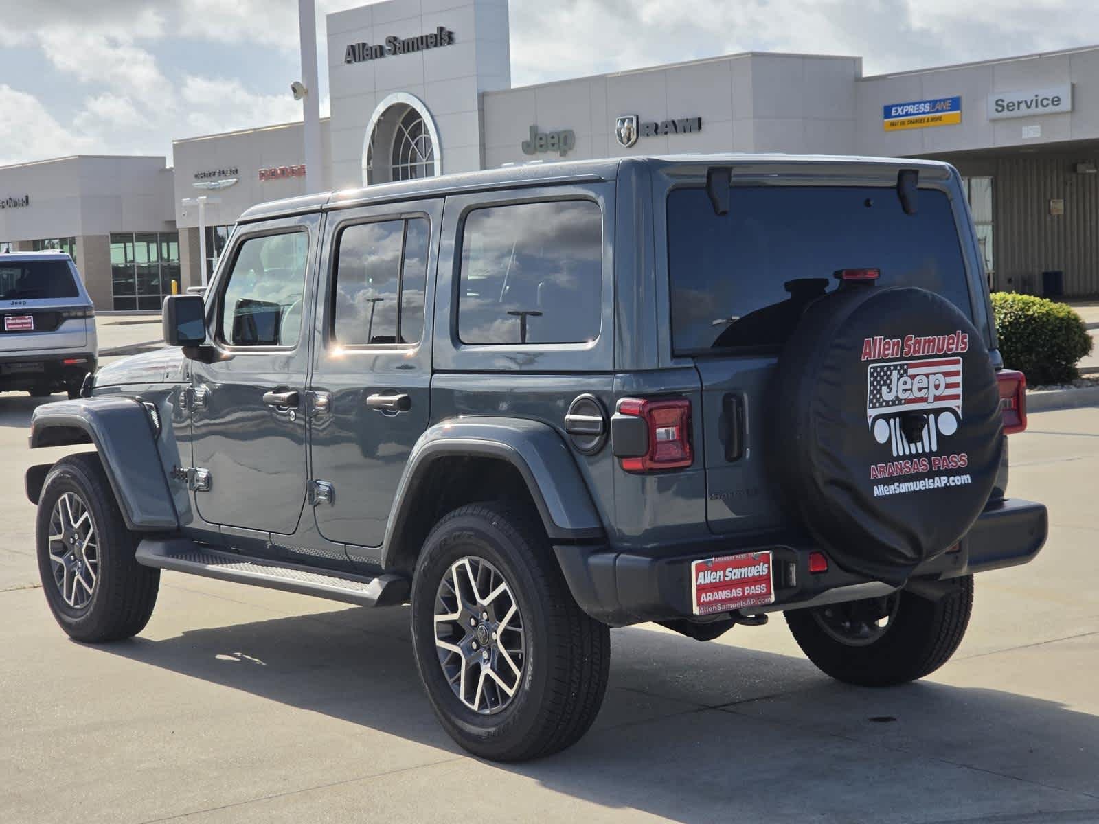 New 2026 Anvil Clear-Coat Exterior Paint Jeep Sahara image 3