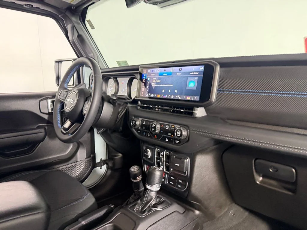 Used 2024  Jeep Rubicon 4xe image 16