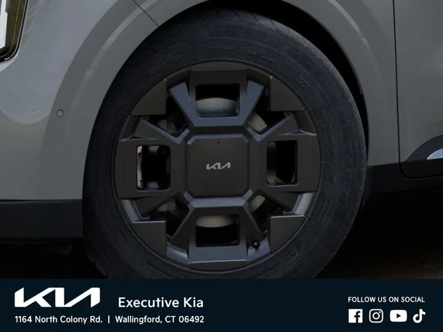 New 2027 Silver Kia  image 9