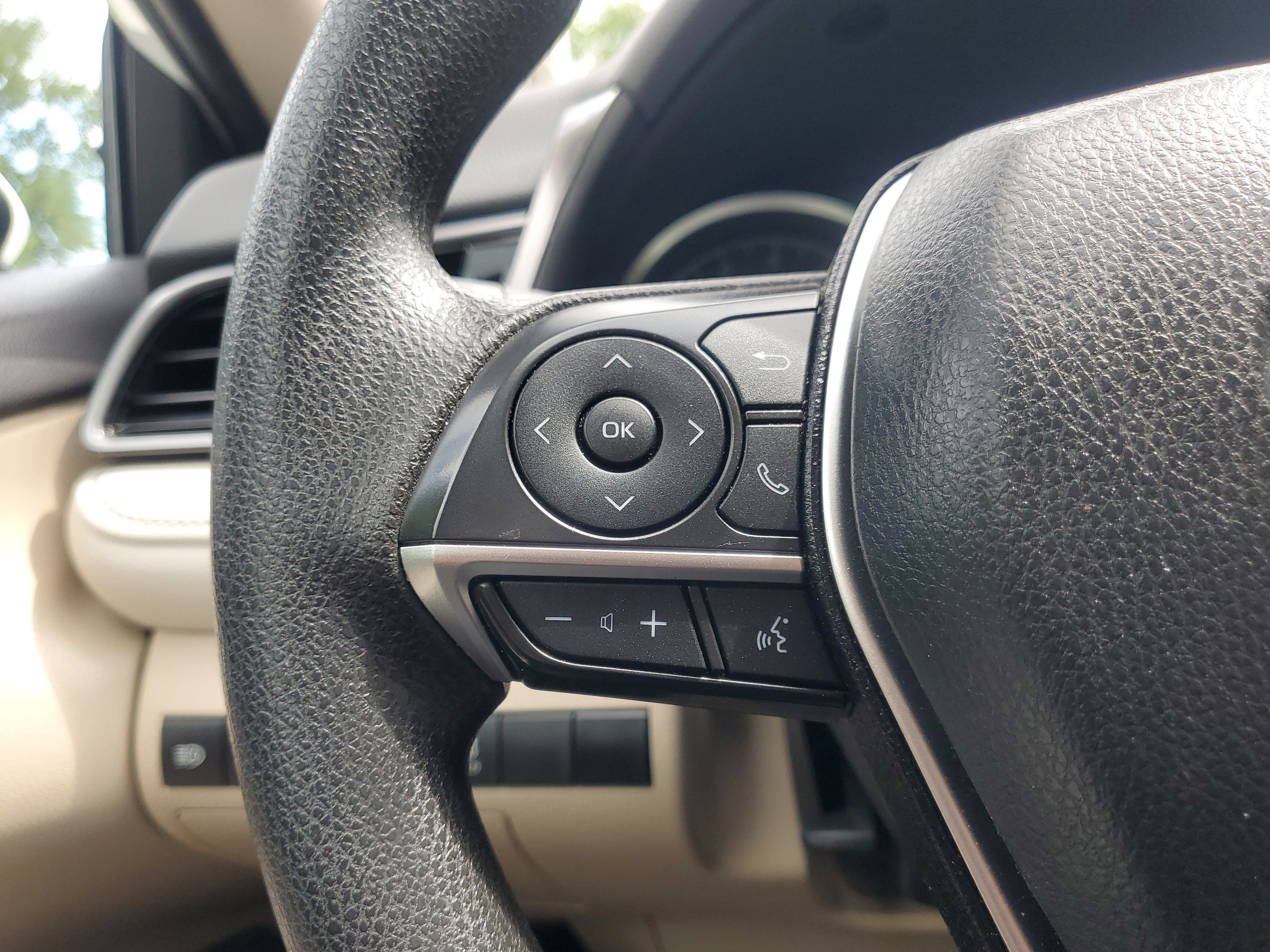 Used 2023 Ice Toyota LE image 20